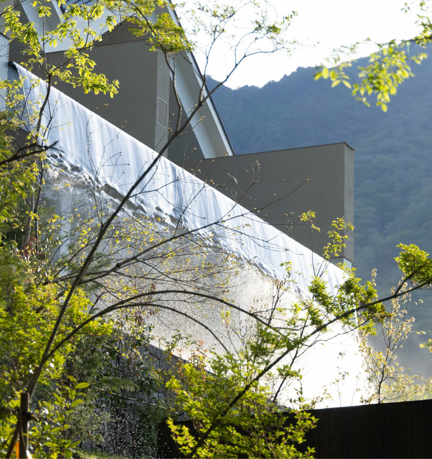 HILL SIDE WATER FALL VILLAのサムネイル